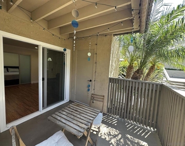 8521 Villa La Jolla - Photo Thumbnail 20