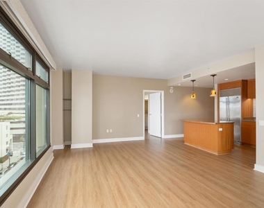 645 Front St - Photo Thumbnail 13