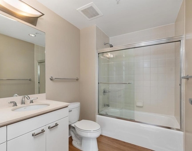 645 Front St - Photo Thumbnail 20