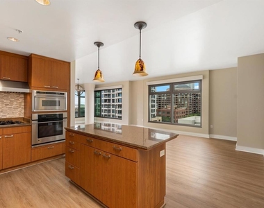 645 Front St - Photo Thumbnail 3
