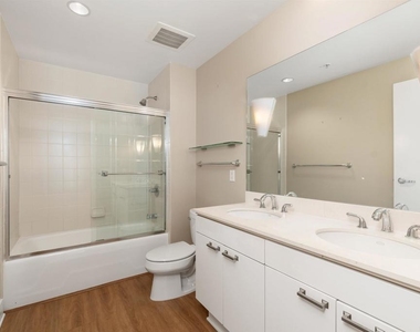 645 Front St - Photo Thumbnail 11