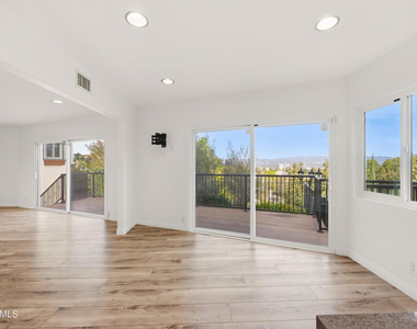 5076 Escobedo Drive - Photo Thumbnail 15