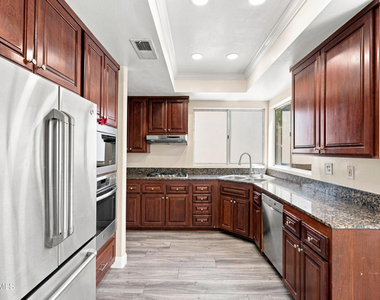 556 Myrtle Court - Photo Thumbnail 10