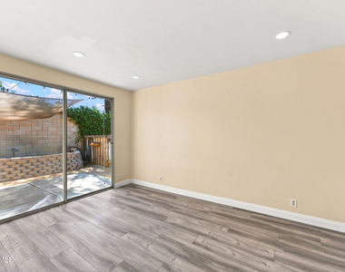 556 Myrtle Court - Photo Thumbnail 14