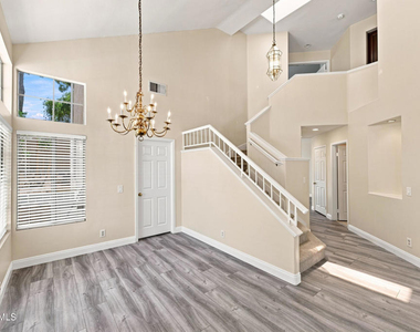 556 Myrtle Court - Photo Thumbnail 6