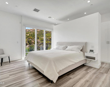 990 Alta Vista Road - Photo Thumbnail 11