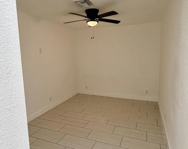 85041 Cairo Street - Photo Thumbnail 16