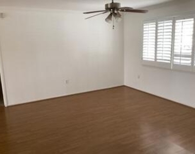 42300 Wisconsin Avenue - Photo Thumbnail 6