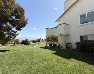 326 Vista Royale Drive - Photo Thumbnail 9