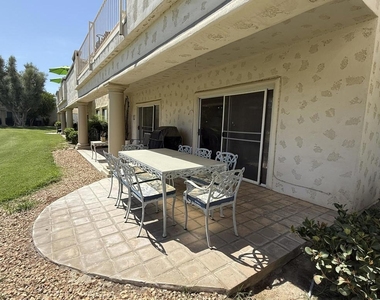326 Vista Royale Drive - Photo Thumbnail 12