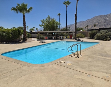 735 E Louise Drive - Photo Thumbnail 36