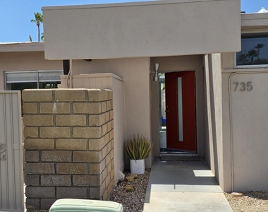 735 E Louise Drive - Photo Thumbnail 2