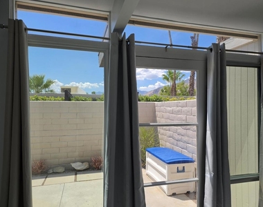 735 E Louise Drive - Photo Thumbnail 25