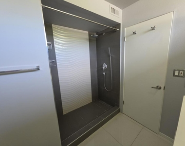723 E Louise Drive - Photo Thumbnail 29
