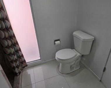723 E Louise Drive - Photo Thumbnail 17