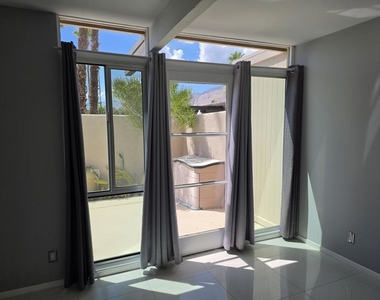 723 E Louise Drive - Photo Thumbnail 22
