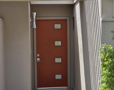 723 E Louise Drive - Photo Thumbnail 1