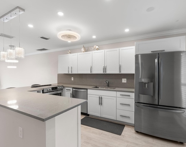 8757 Bella Vista Drive - Photo Thumbnail 4