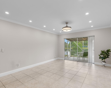 8757 Bella Vista Drive - Photo Thumbnail 6