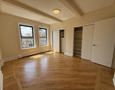 West 79th Street - Photo Thumbnail 6