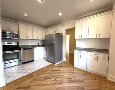 West 79th Street - Photo Thumbnail 4