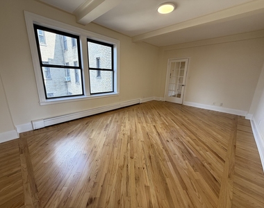 West 79th Street - Photo Thumbnail 2