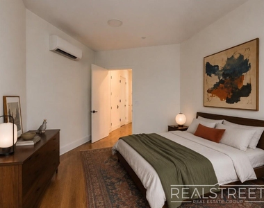 695 Dekalb Avenue - Photo Thumbnail 8