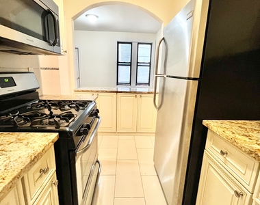 780 East 2nd Street - Photo Thumbnail 4