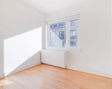 175 Kent Avenue - Photo Thumbnail 20