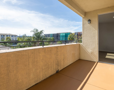 6150 De Soto Avenue - Photo Thumbnail 11