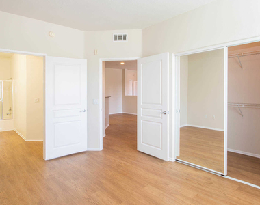 6150 De Soto Avenue - Photo Thumbnail 25