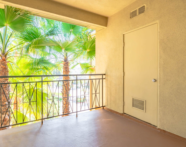 6150 De Soto Avenue - Photo Thumbnail 13