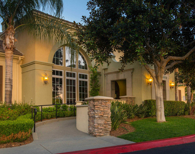 6150 De Soto Avenue - Photo Thumbnail 2