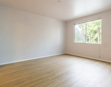 6150 De Soto Avenue - Photo Thumbnail 21