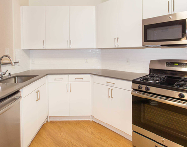6150 De Soto Avenue - Photo Thumbnail 5