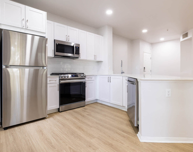 6150 De Soto Avenue - Photo Thumbnail 4
