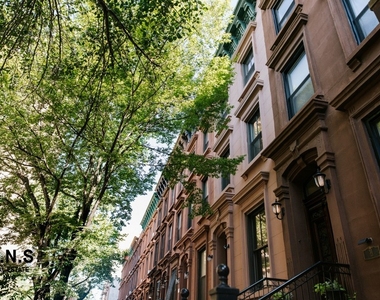 Madison Avenue - Photo Thumbnail 23