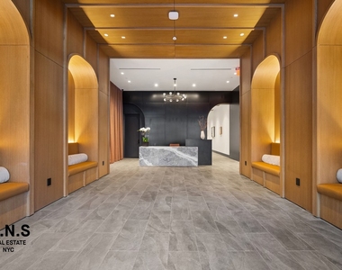 Madison Avenue - Photo Thumbnail 16