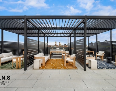 Madison Avenue - Photo Thumbnail 20