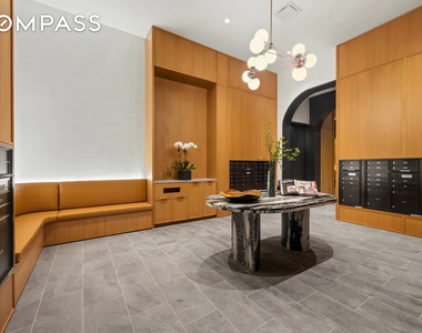 Madison Avenue - Photo Thumbnail 11