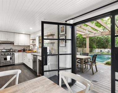 212 Lumber Ln - Photo Thumbnail 24