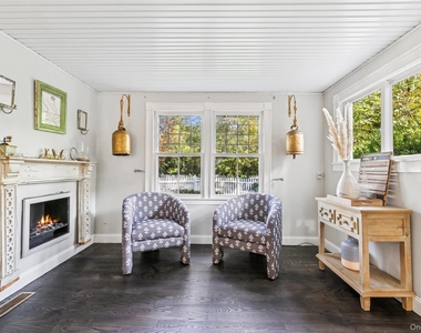 212 Lumber Ln - Photo Thumbnail 1