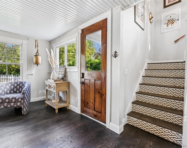 212 Lumber Ln - Photo Thumbnail 12