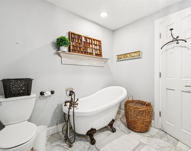 212 Lumber Ln - Photo Thumbnail 21