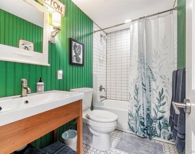 212 Lumber Ln - Photo Thumbnail 15