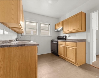10 S 13th Avenue - Photo Thumbnail 12