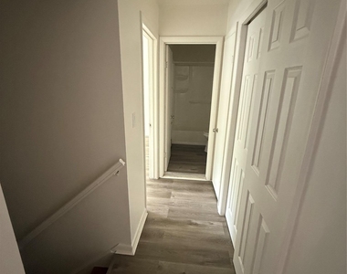 81 Shaker Heights Road - Photo Thumbnail 3