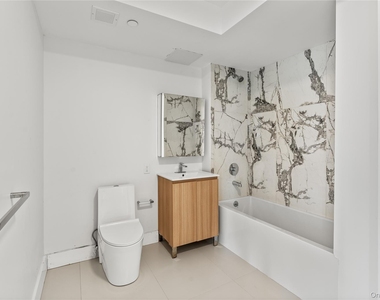 1 Lyon Place - Photo Thumbnail 6