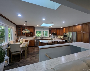 28 Brookfield Road - Photo Thumbnail 8
