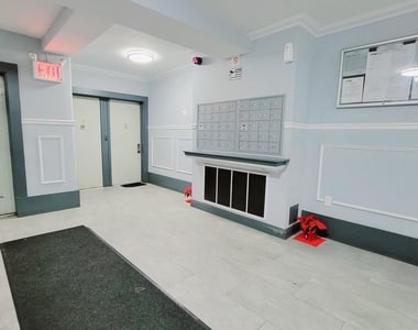 6109 39th Avenue - Photo Thumbnail 2